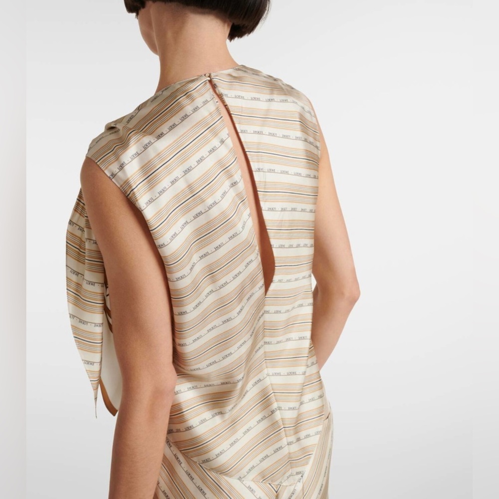 LOEWE
Layered Scarf Print Shoulder Tie Silk Top 38 - Picture 9 of 12
